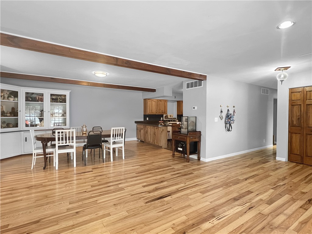 8 Iola Court Property Photo 7
