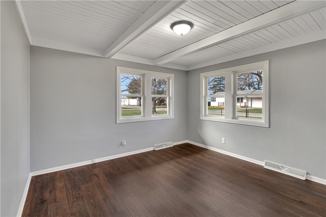 8 Iola Court Property Photo 15