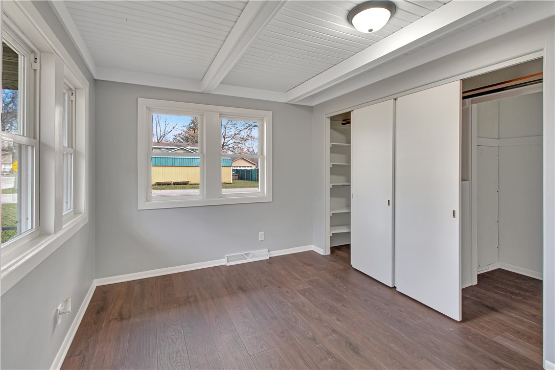 8 Iola Court Property Photo 16