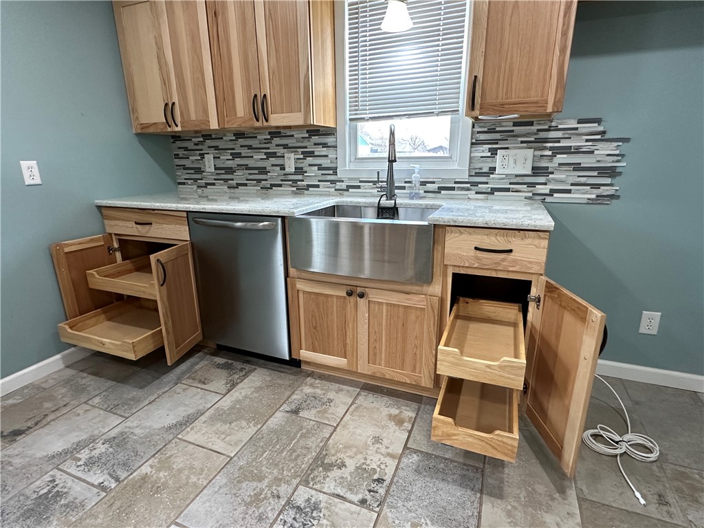 224 Cook Street Property Photo 6