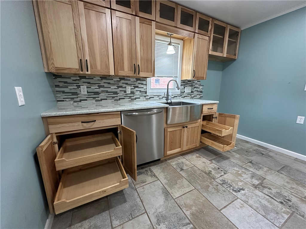 224 Cook Street Property Photo 7