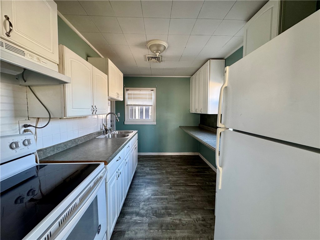 1021 Southlawn Drive Property Photo 4