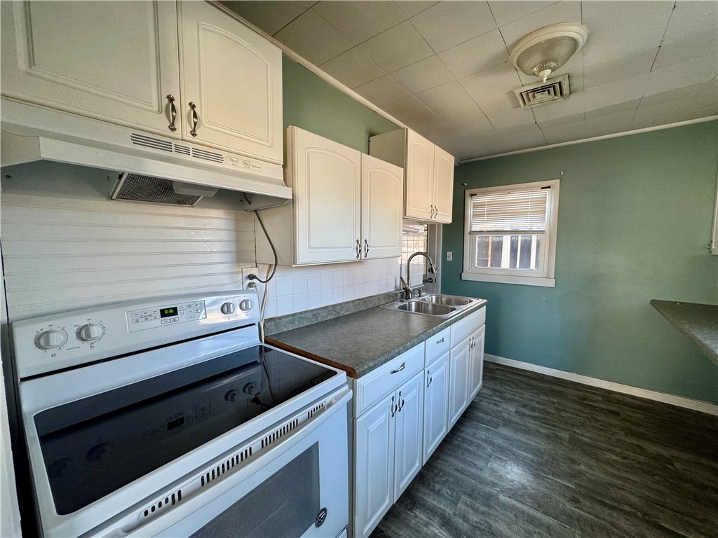 1021 Southlawn Drive Property Photo 6
