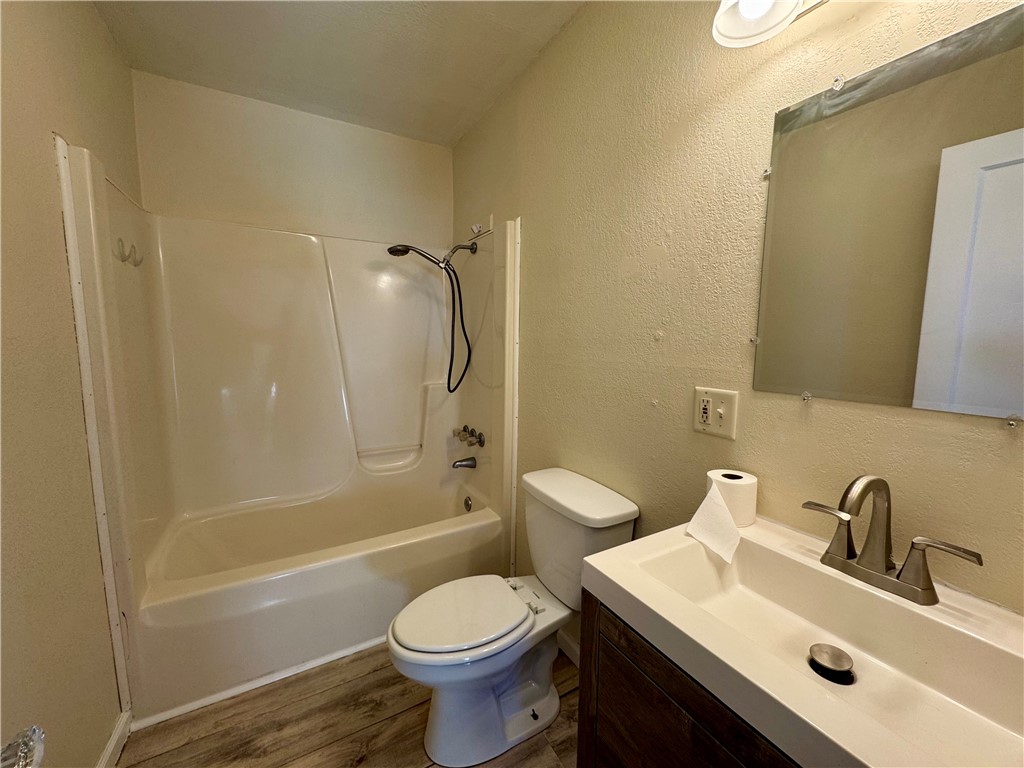 1021 Southlawn Drive Property Photo 9