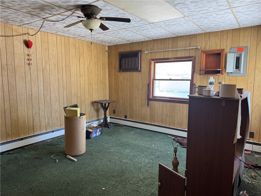 709 E Pleasant Street Property Photo 4