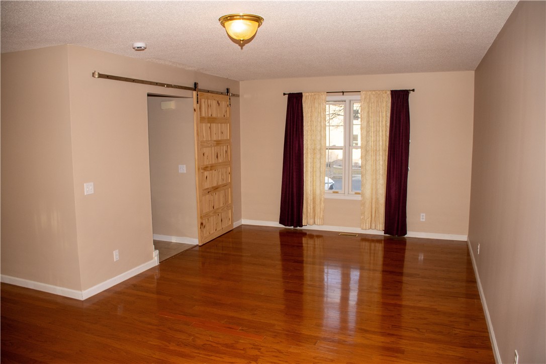 1007 Crestwood Drive Property Photo 6
