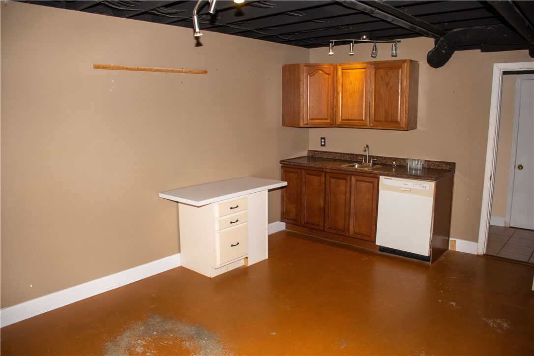 1007 Crestwood Drive Property Photo 14