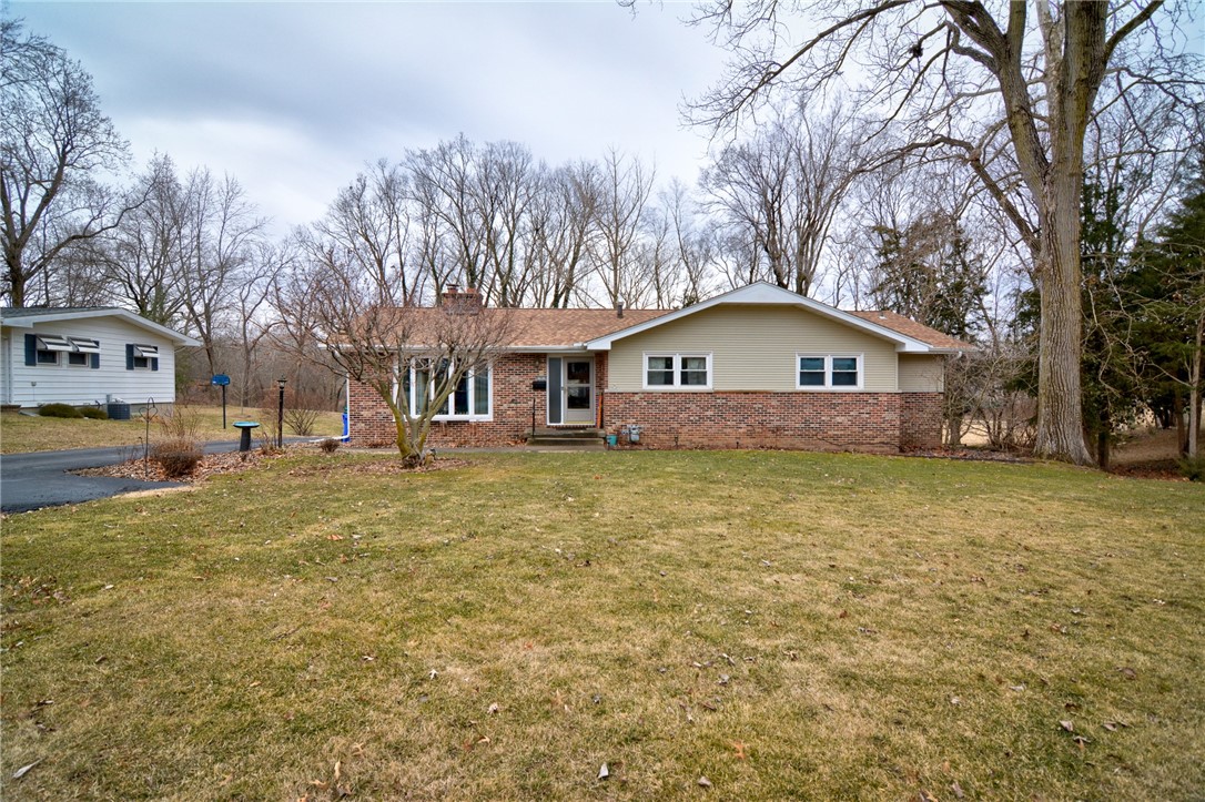 1463 Greendell Drive Property Photo 3