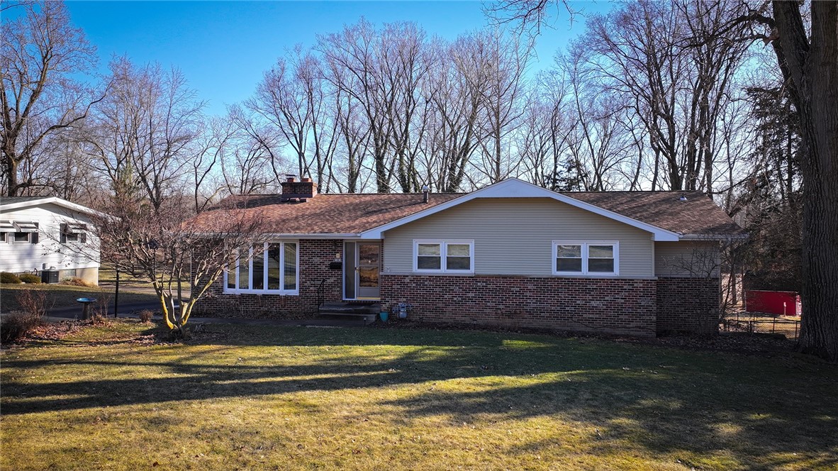 1463 Greendell Drive Property Photo 4
