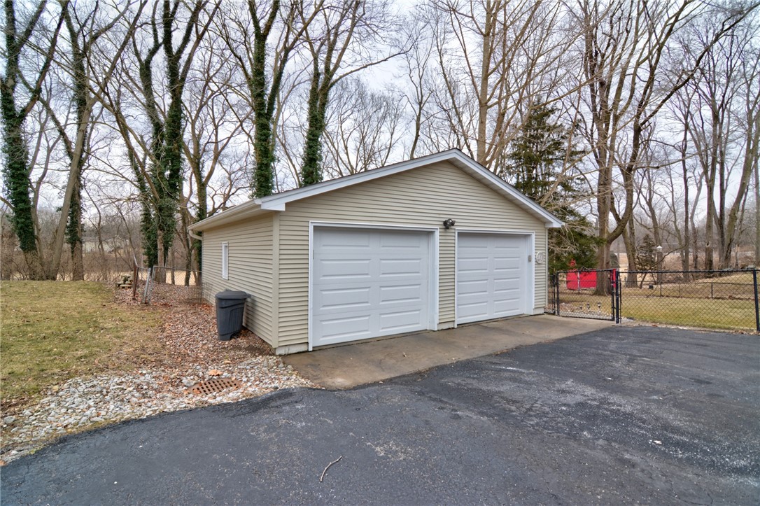 1463 Greendell Drive Property Photo 37