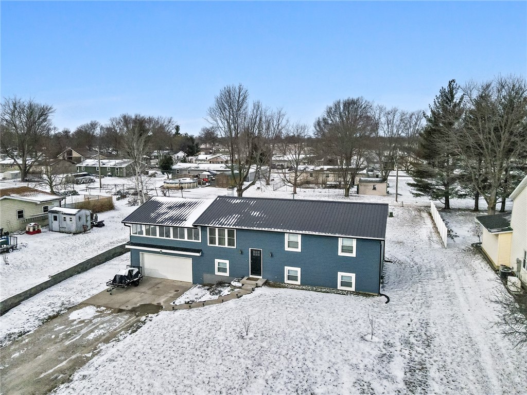 210 E Meadows Lane Property Photo 4