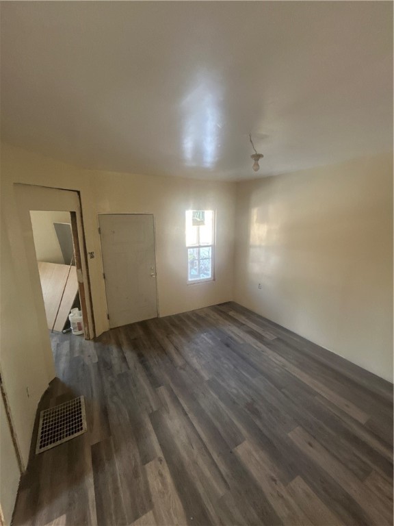 1197 Green Street Property Photo 6