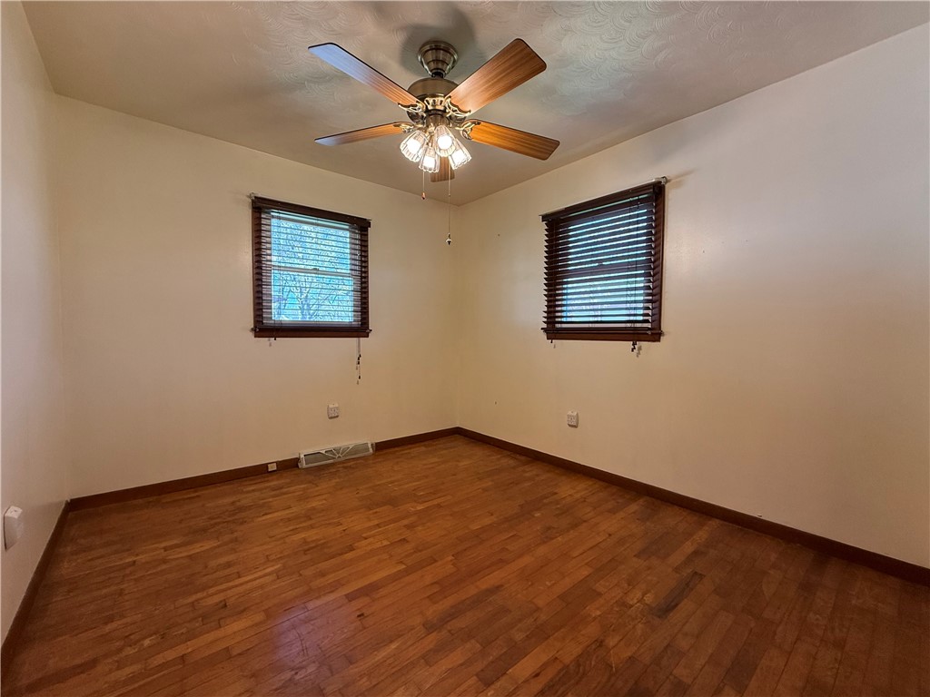 342 Cox Street Property Photo 8