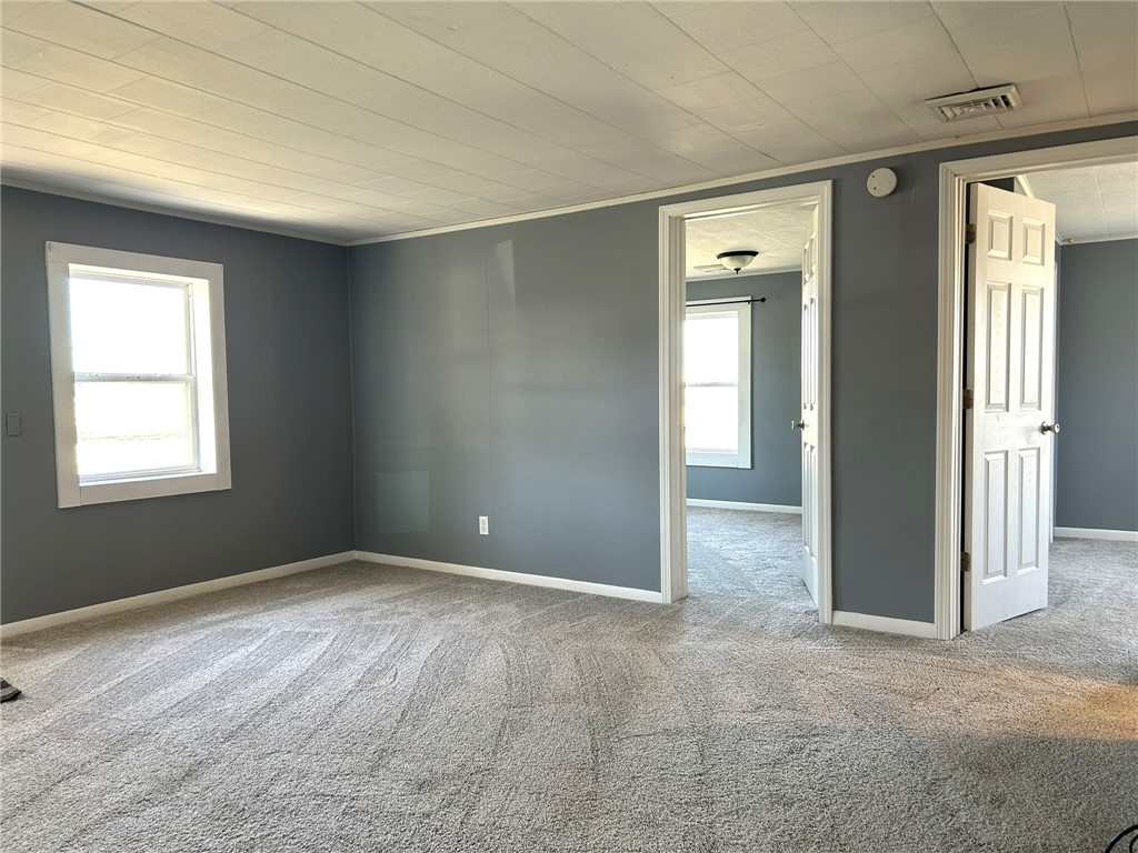 404 Pine Street Property Photo 9
