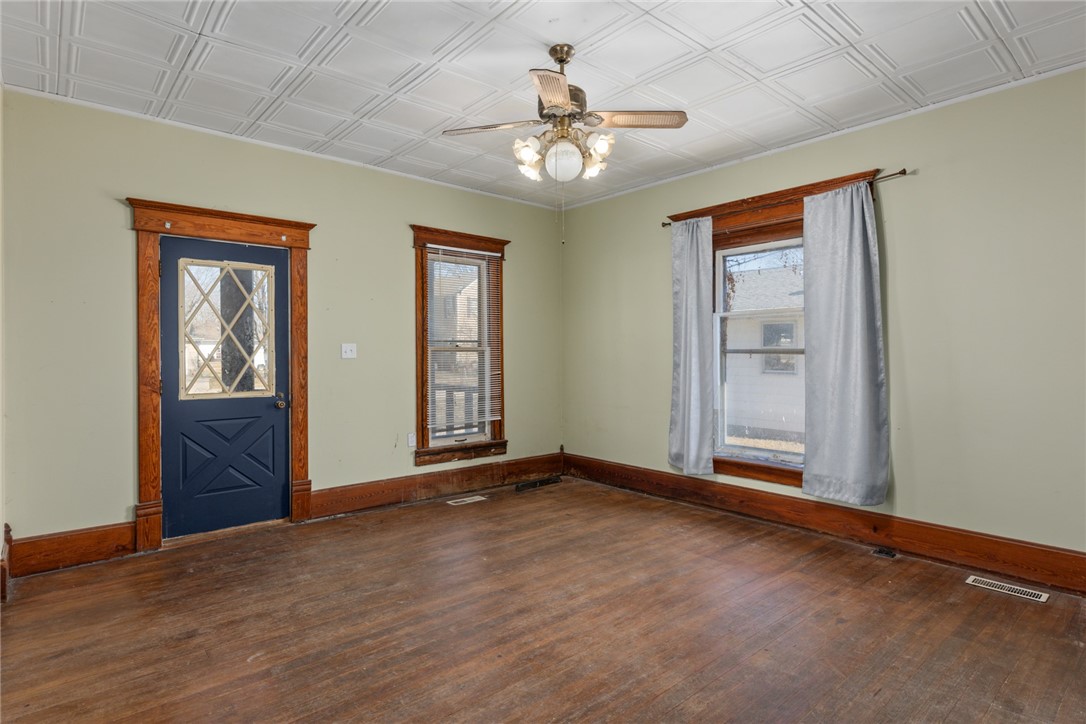 309 Main Street Property Photo 7