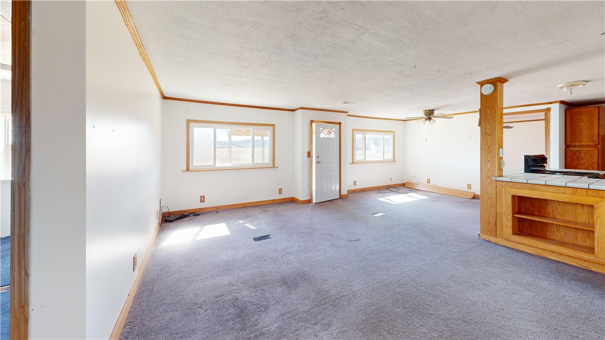 602 W Maple Street Property Photo 4