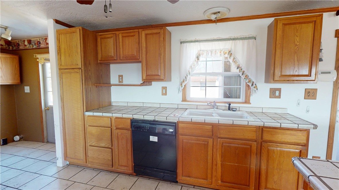 602 W Maple Street Property Photo 6