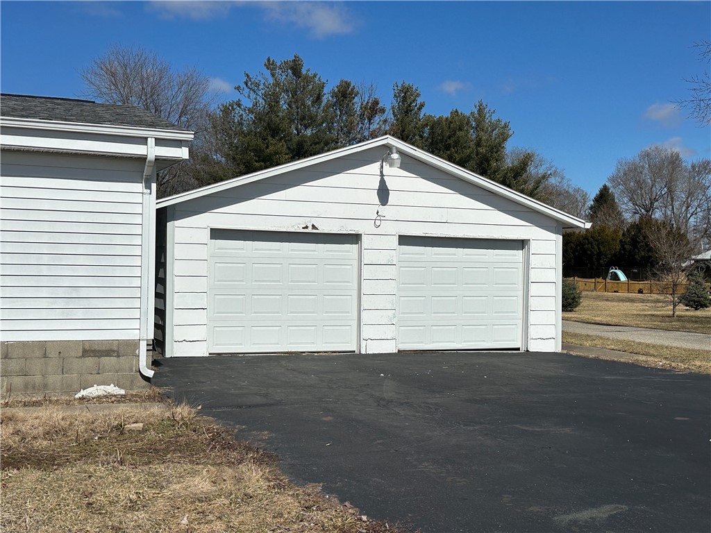 602 W Maple Street Property Photo 21
