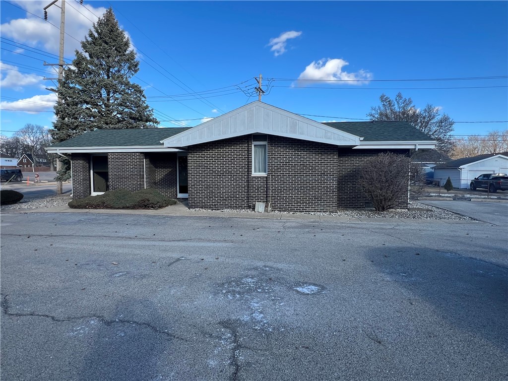 1012 W Fairchild Street Property Photo 2