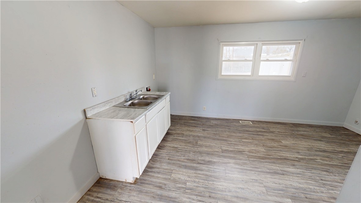 1506 Crestview Drive Property Photo 4