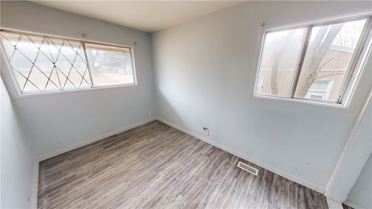 1506 Crestview Drive Property Photo 8
