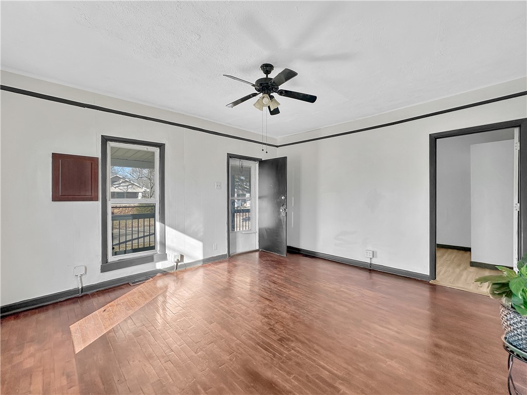 340 W Fryer Avenue Property Photo 4