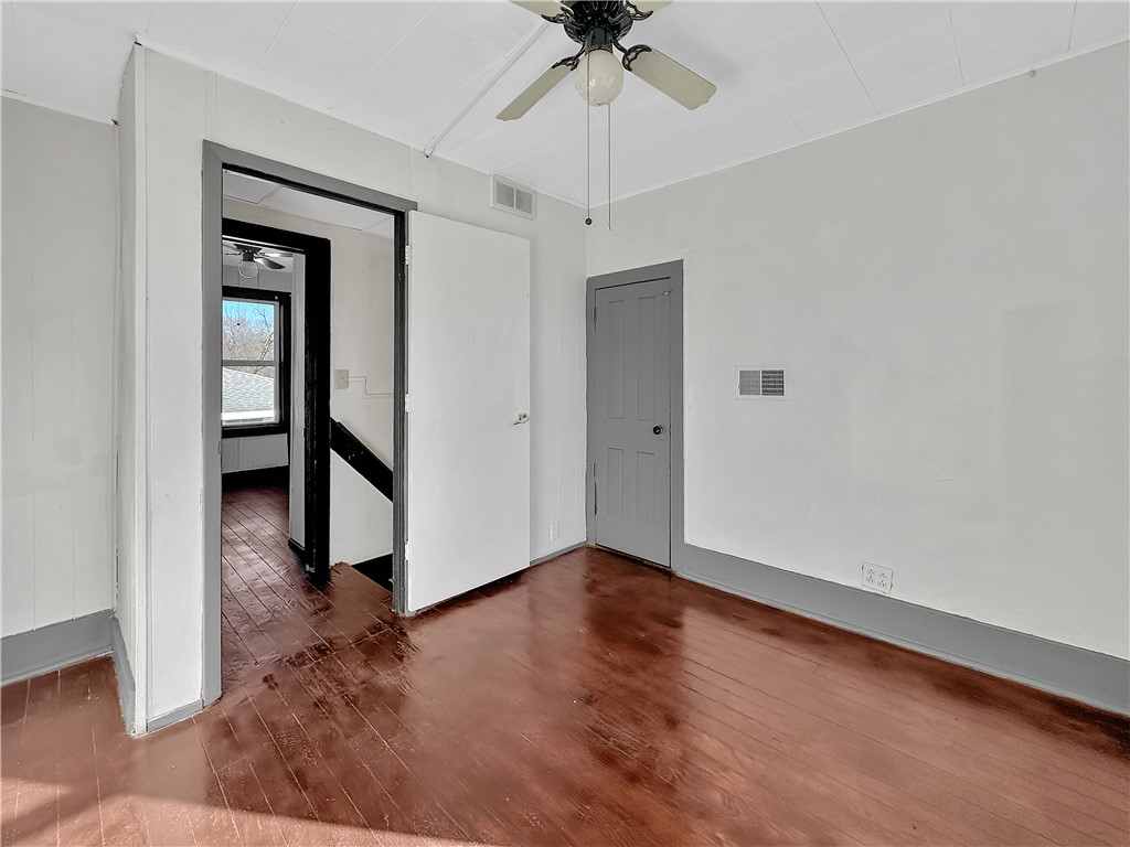 340 W Fryer Avenue Property Photo 16