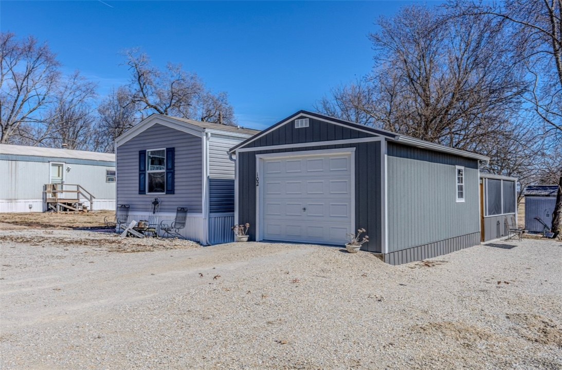 102 N Superior Street Property Photo 2