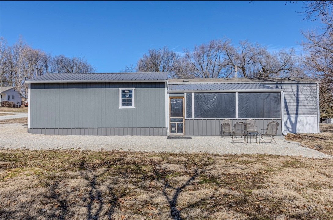 102 N Superior Street Property Photo 4