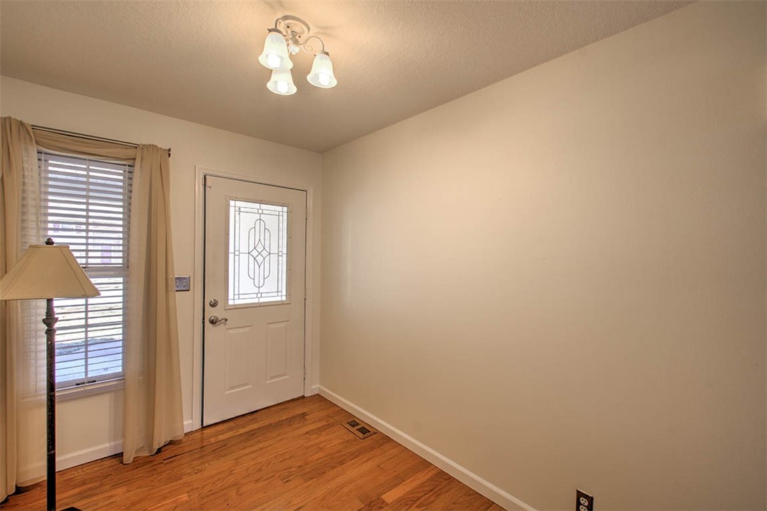 883 Hancock Drive Property Photo 3