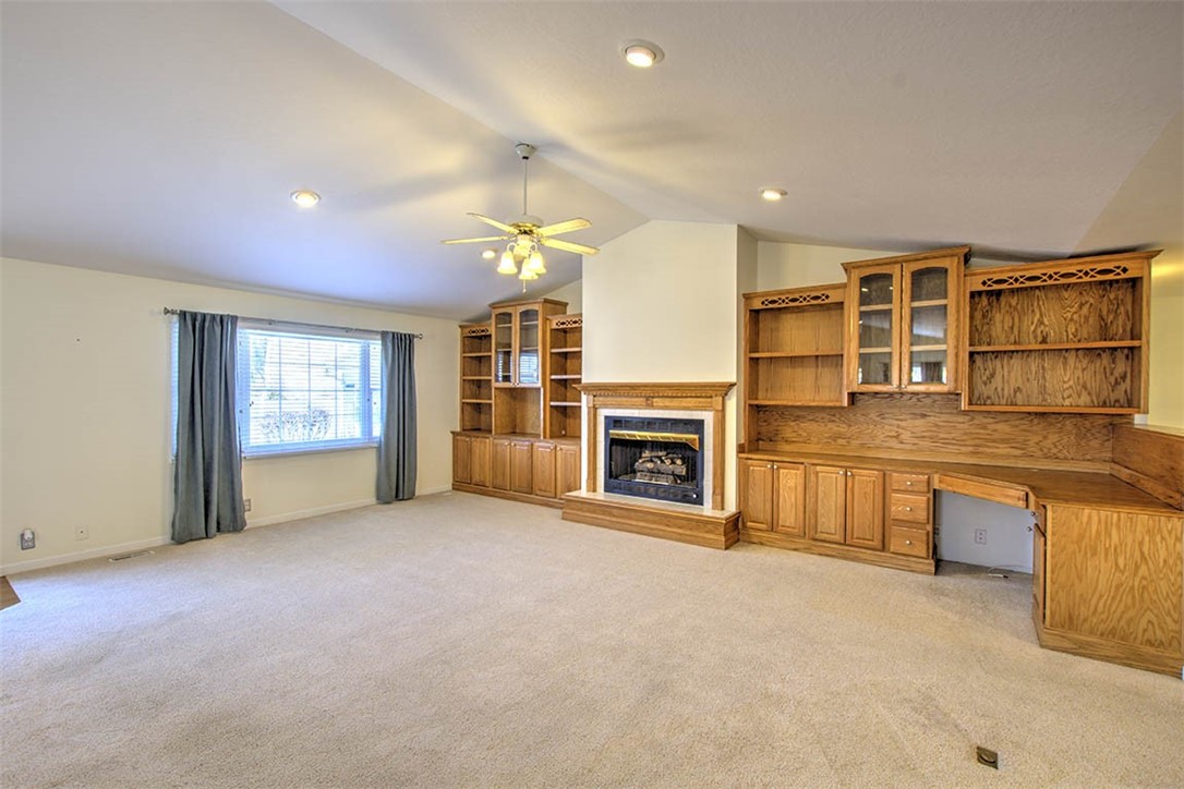 883 Hancock Drive Property Photo 4