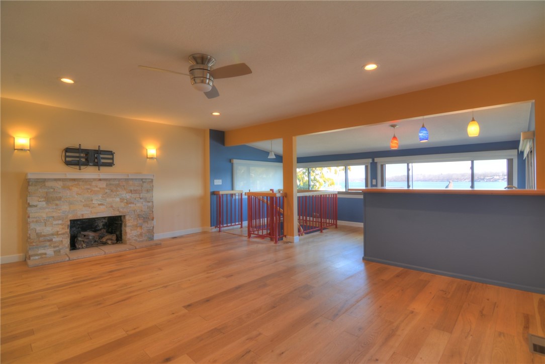 435 S Lake Shore Drive Property Photo 9