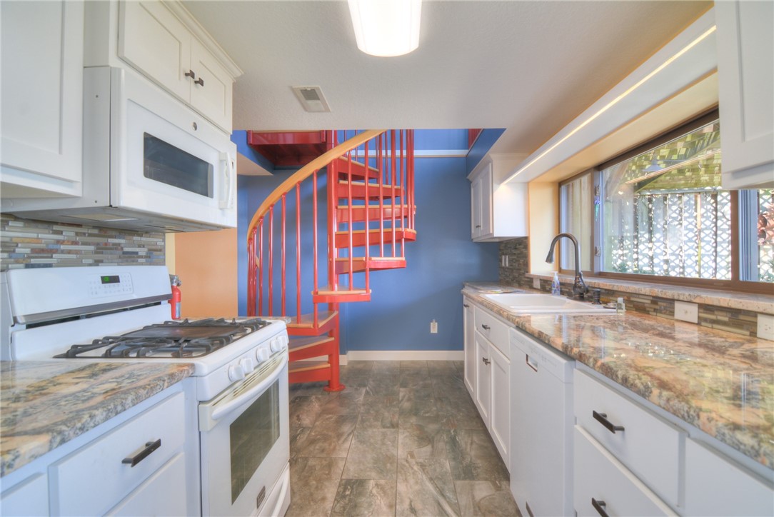 435 S Lake Shore Drive Property Photo 14