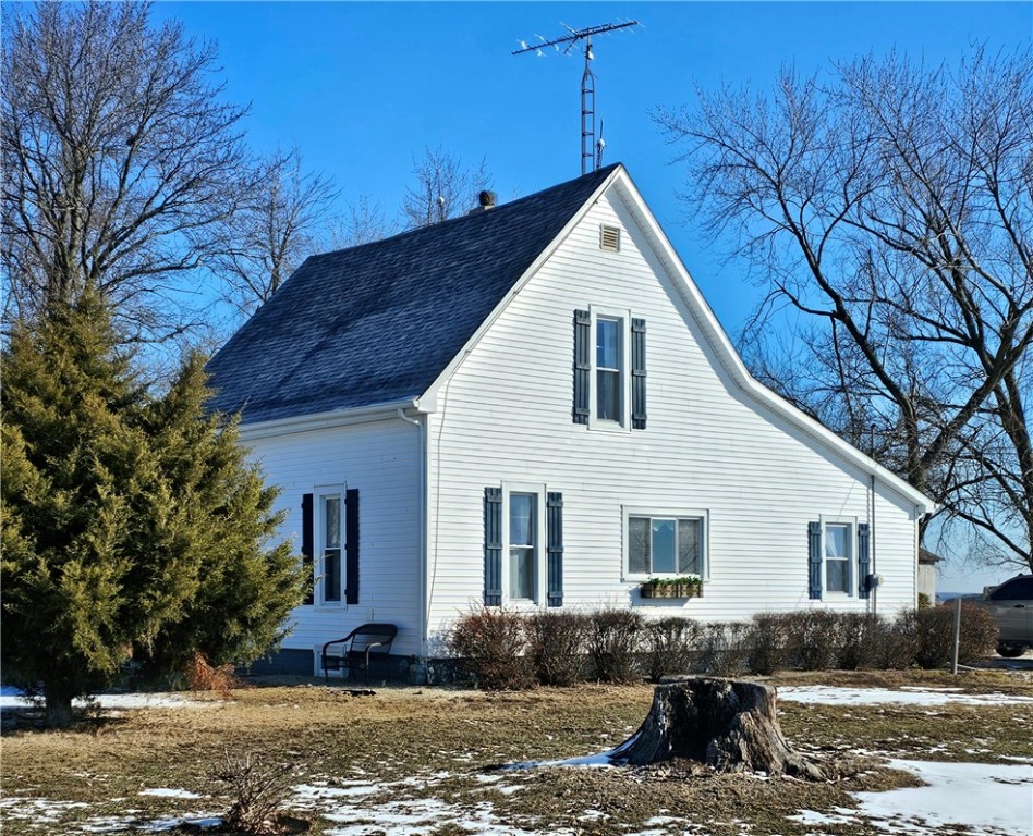 16077 500 North Road Property Photo 1
