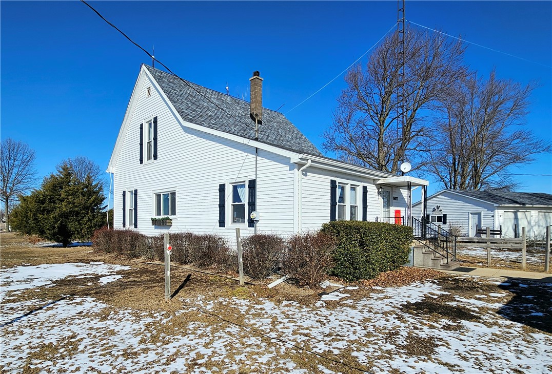 16077 500 North Road Property Photo 2