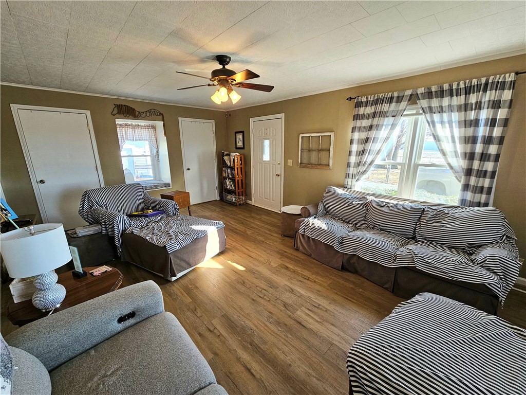 16077 500 North Road Property Photo 6