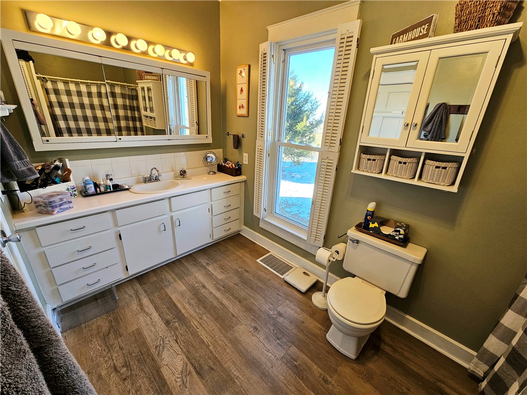 16077 500 North Road Property Photo 16
