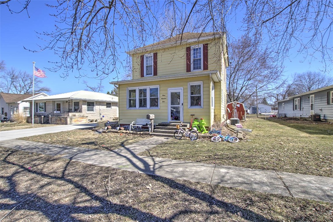 304 N Saint John Street Property Photo 3