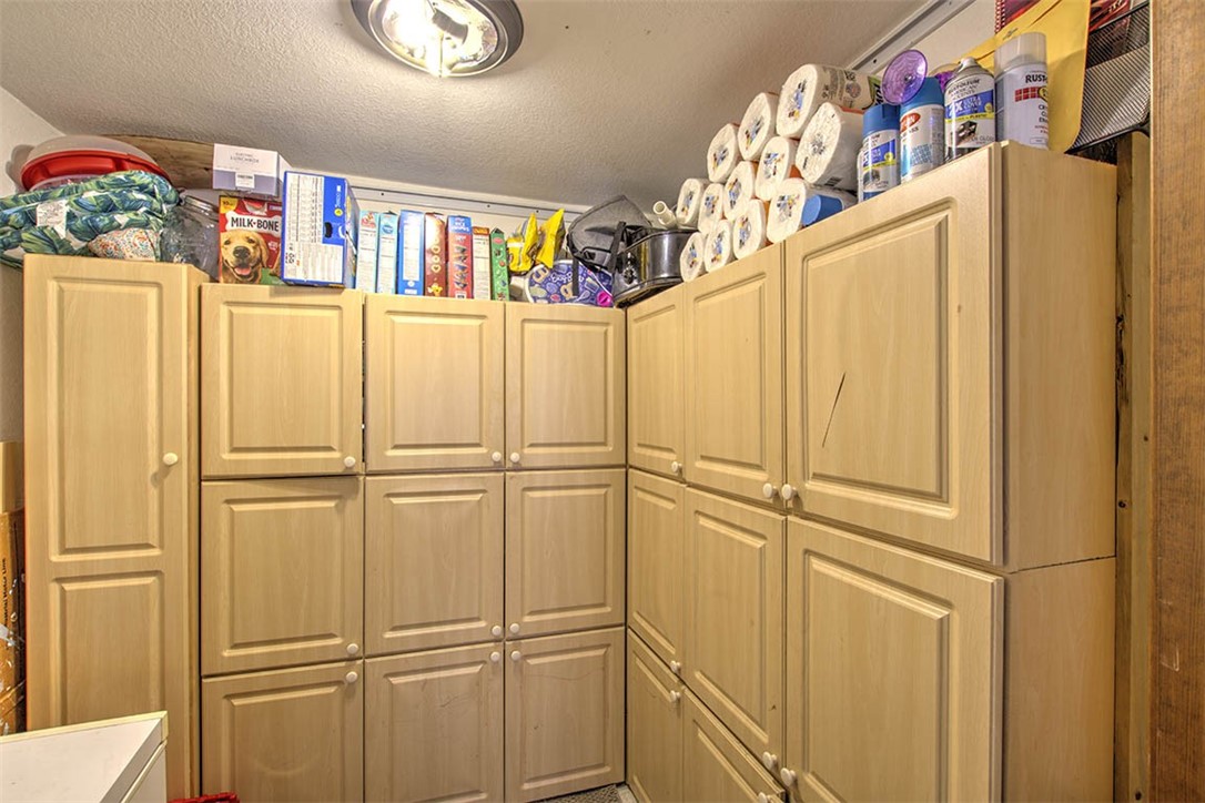 304 N Saint John Street Property Photo 16