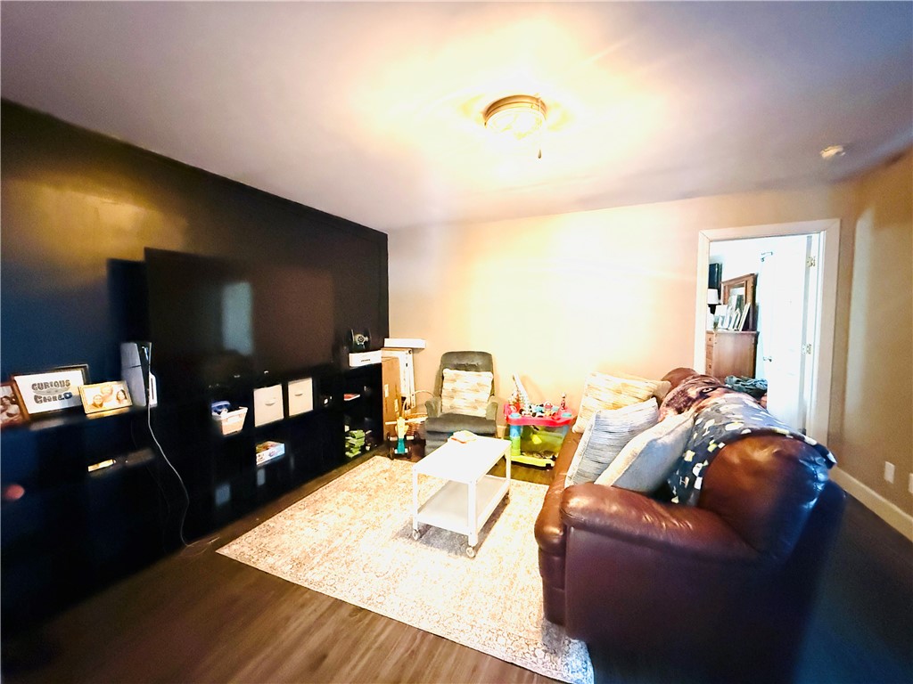 814 E Mcneil Avenue Property Photo 8