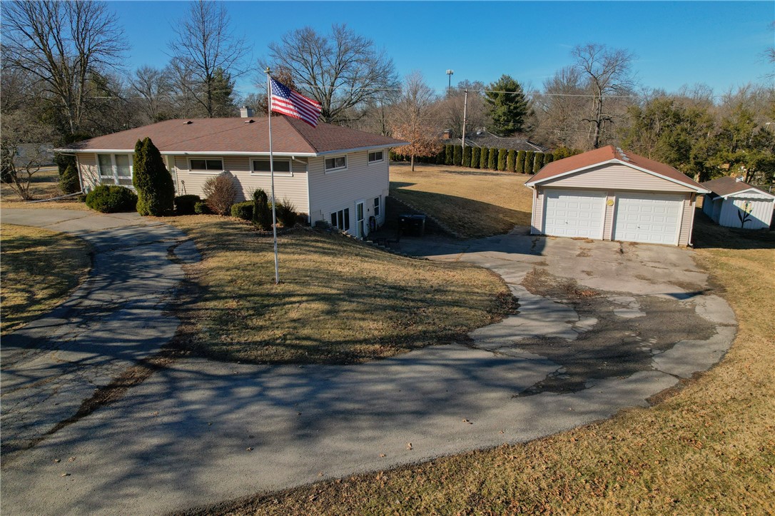 501 E Roselawn Street Property Photo 2
