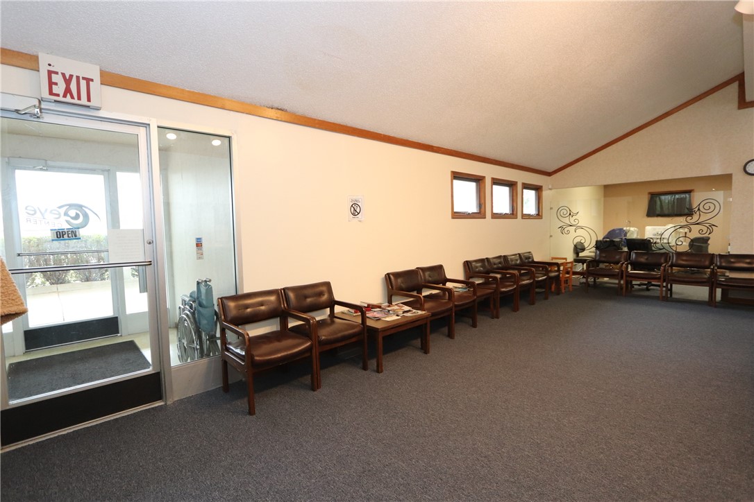 220 E Richmond Avenue Property Photo 8