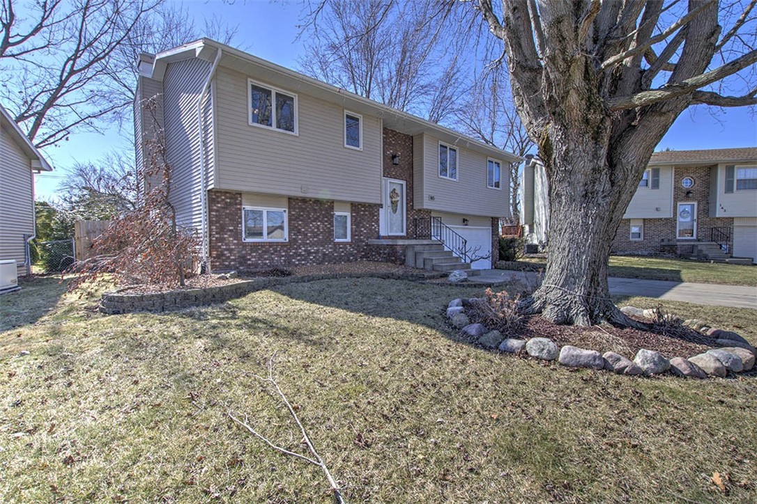 165 White Pines Circle Property Photo 6