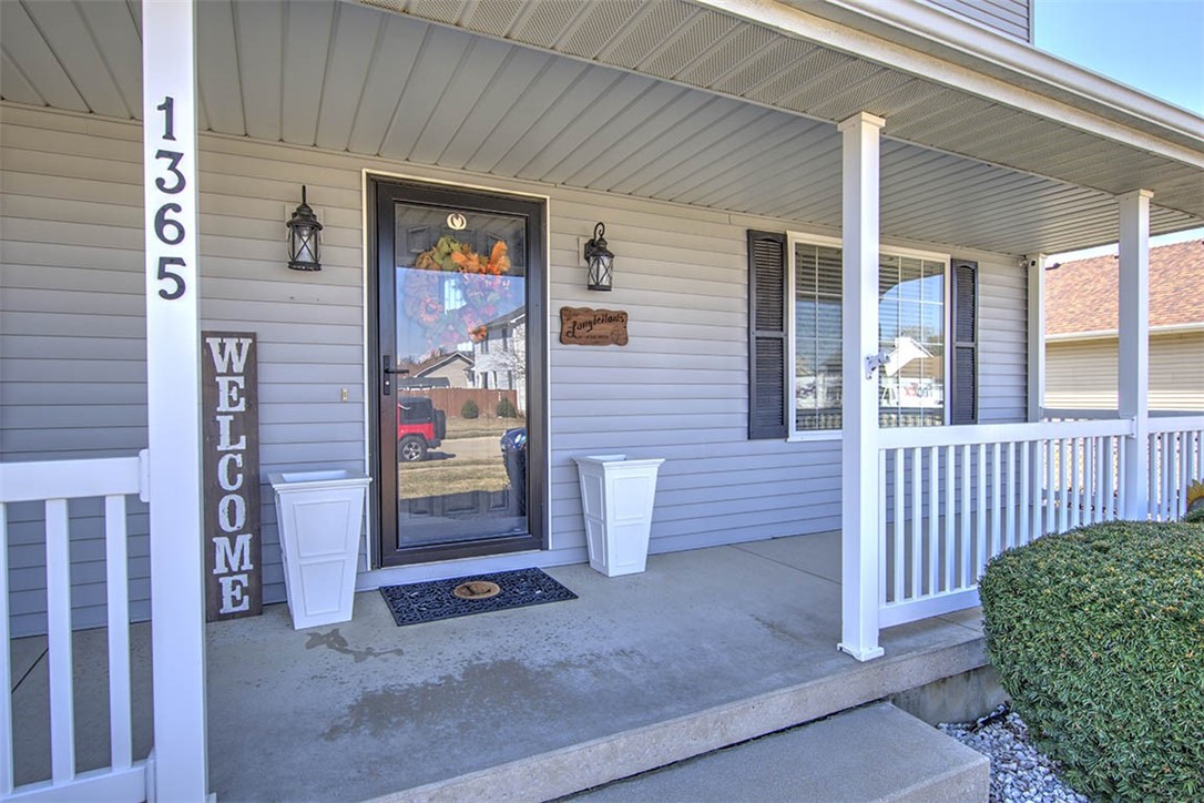 1365 Country Lane Property Photo 8