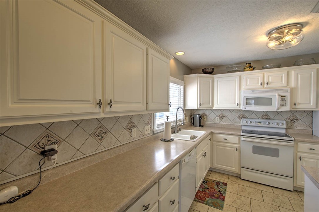 1365 Country Lane Property Photo 14