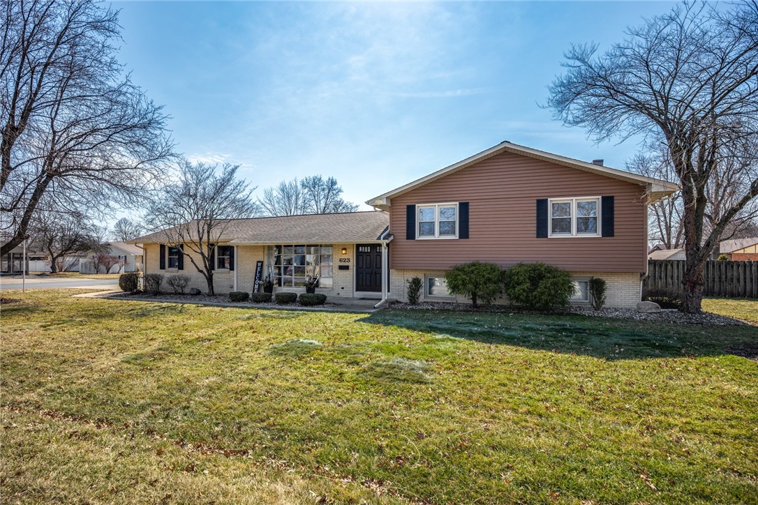 623 E North Avenue Property Photo 3