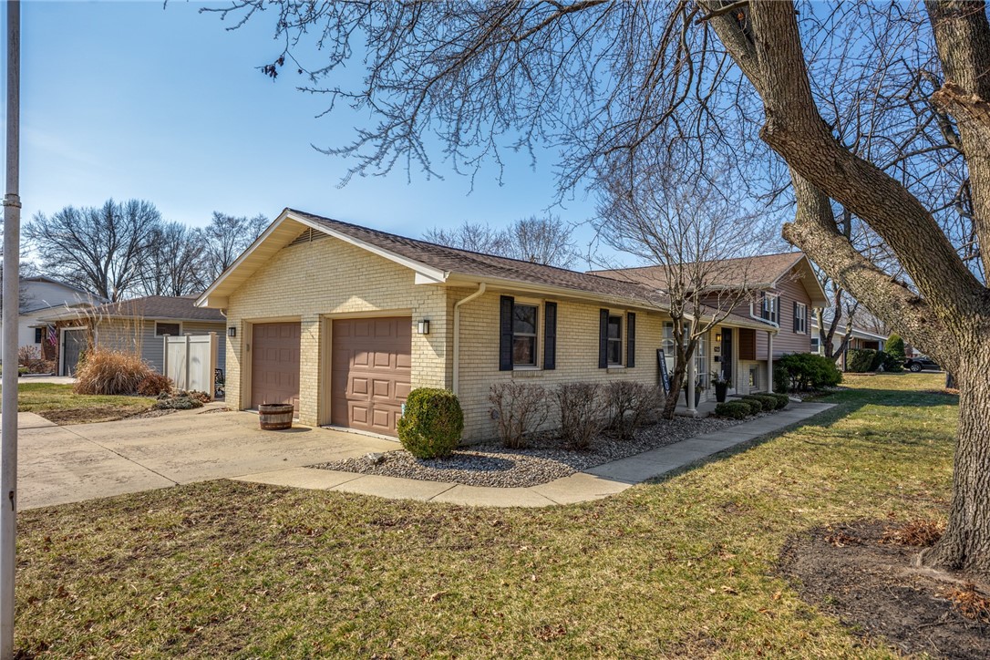 623 E North Avenue Property Photo 7
