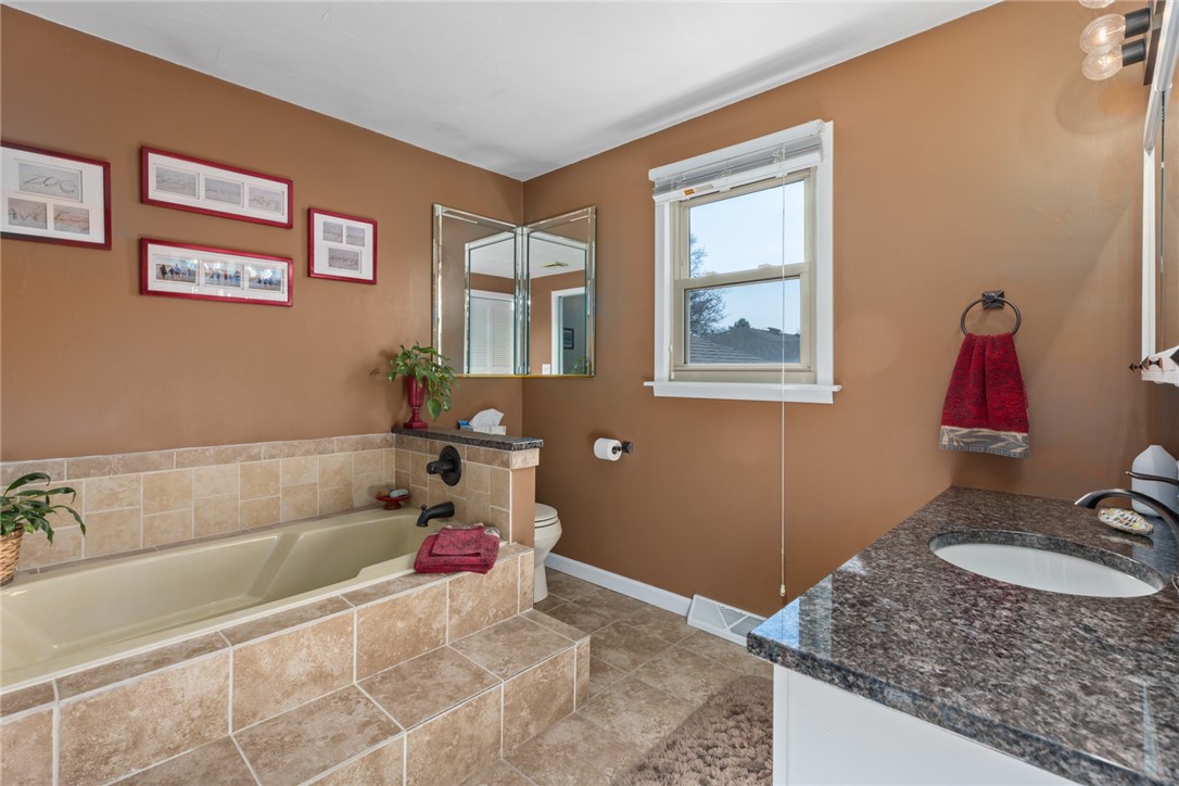 623 E North Avenue Property Photo 23