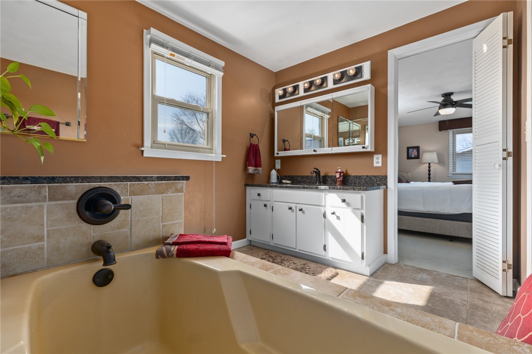 623 E North Avenue Property Photo 24