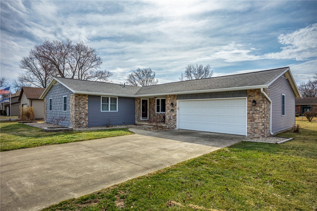 1107 Collins Drive Property Photo 2